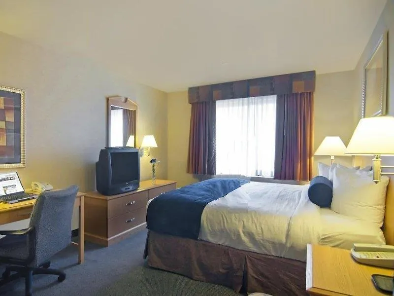 Marco Laguardia Hotel & Suites New York