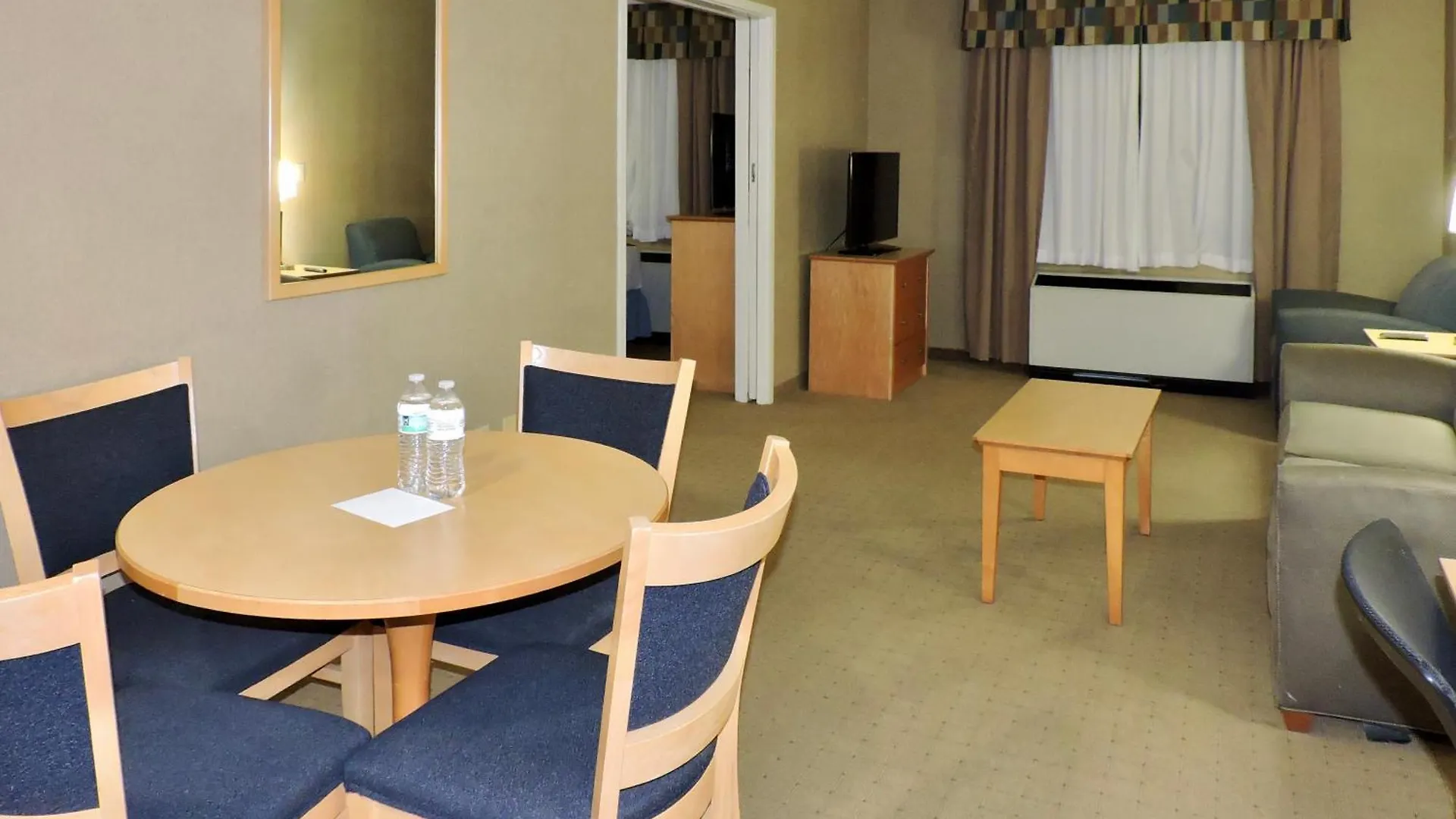 Marco Laguardia Hotel & Suites New York