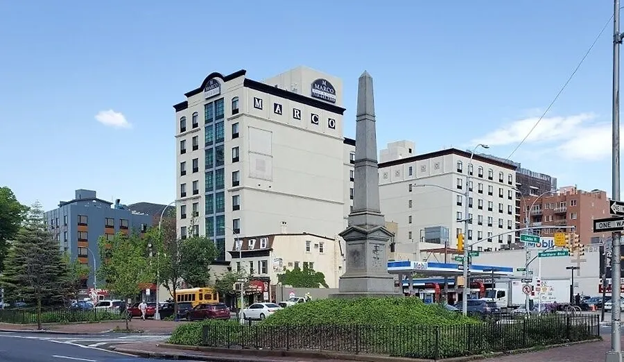 Marco Laguardia Hotel & Suites New York